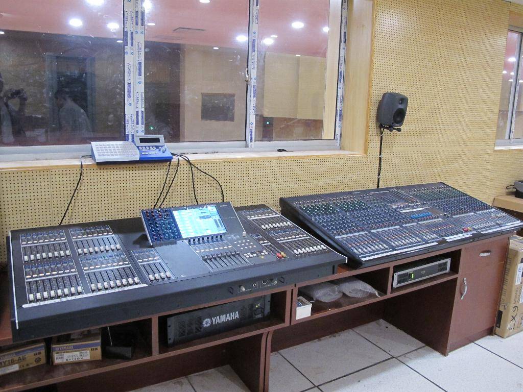 广东省委新礼堂（珠岛会堂）——M7CL、LS9数字调音台运用于大会堂及各会议厅扩声