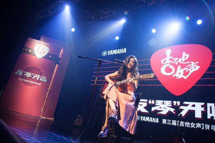 第四届“海洋之神吉他女声弹唱大赛”总冠军出炉<br />温格夺冠，董冬冬担任评委