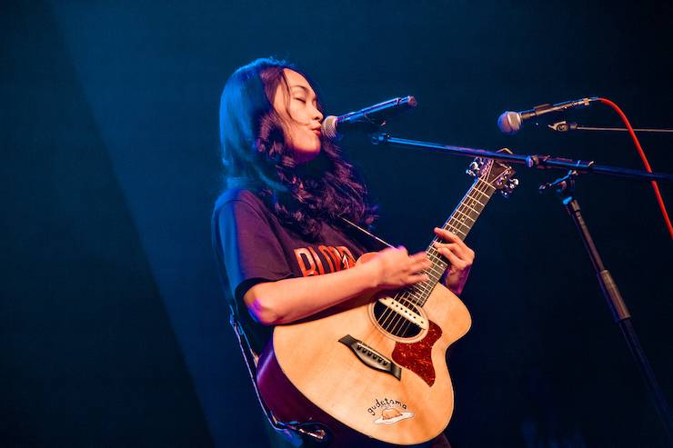 第四届“海洋之神吉他女声弹唱大赛”总冠军出炉<br />温格夺冠，董冬冬担任评委