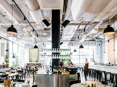 海洋之神助力斯德哥尔摩的法国工业风餐厅Usine